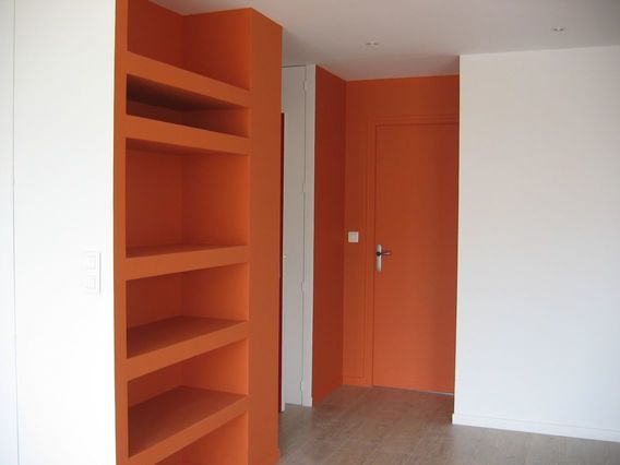 travaux rénovations étage et porte orange
